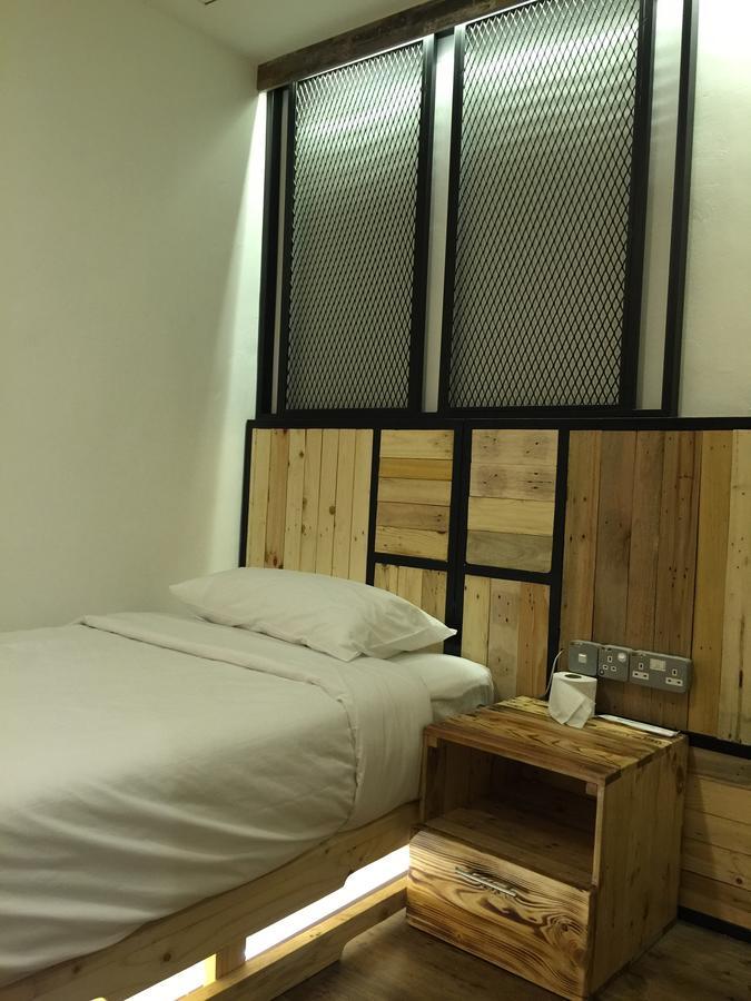 The Oikos Hotel Pontian Kecil Eksteriør billede