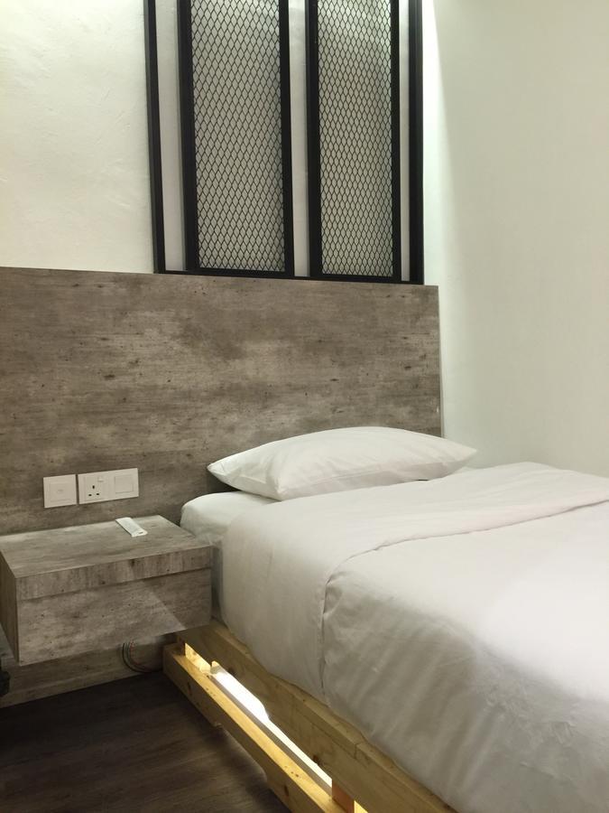 The Oikos Hotel Pontian Kecil Eksteriør billede