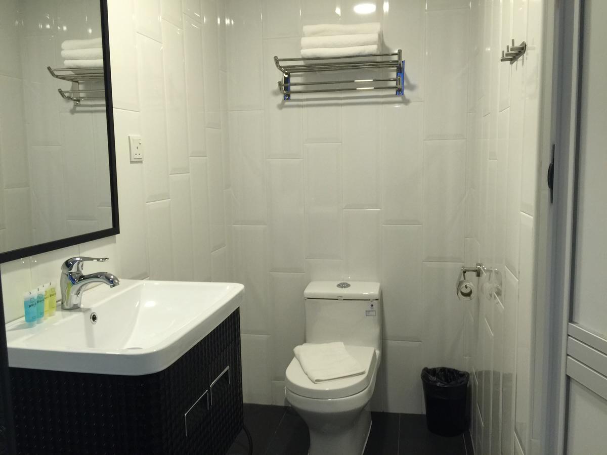 The Oikos Hotel Pontian Kecil Eksteriør billede