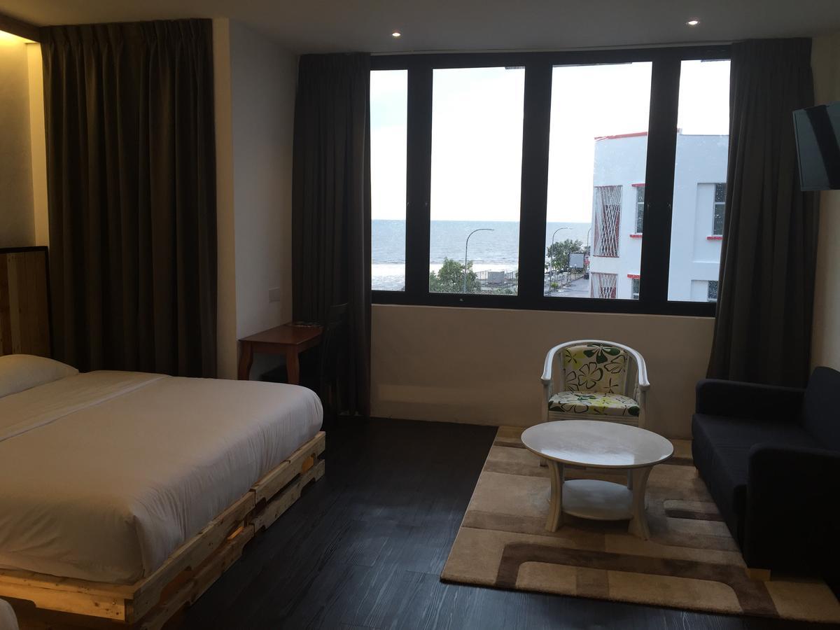 The Oikos Hotel Pontian Kecil Eksteriør billede