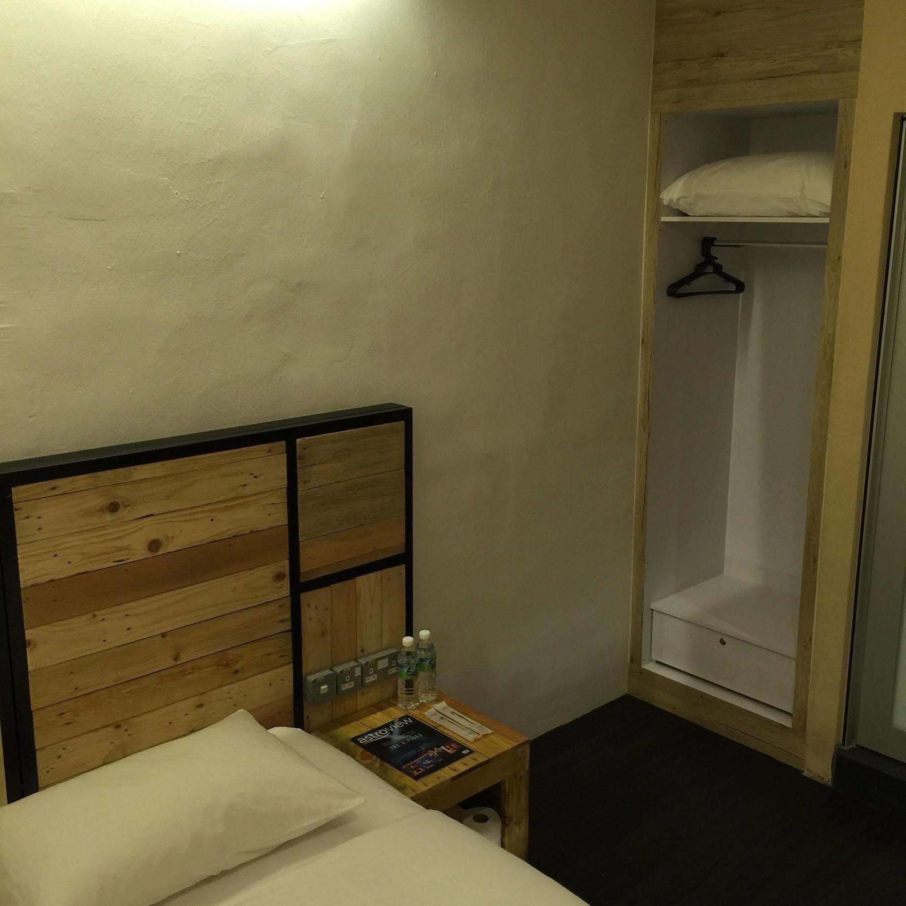 The Oikos Hotel Pontian Kecil Eksteriør billede