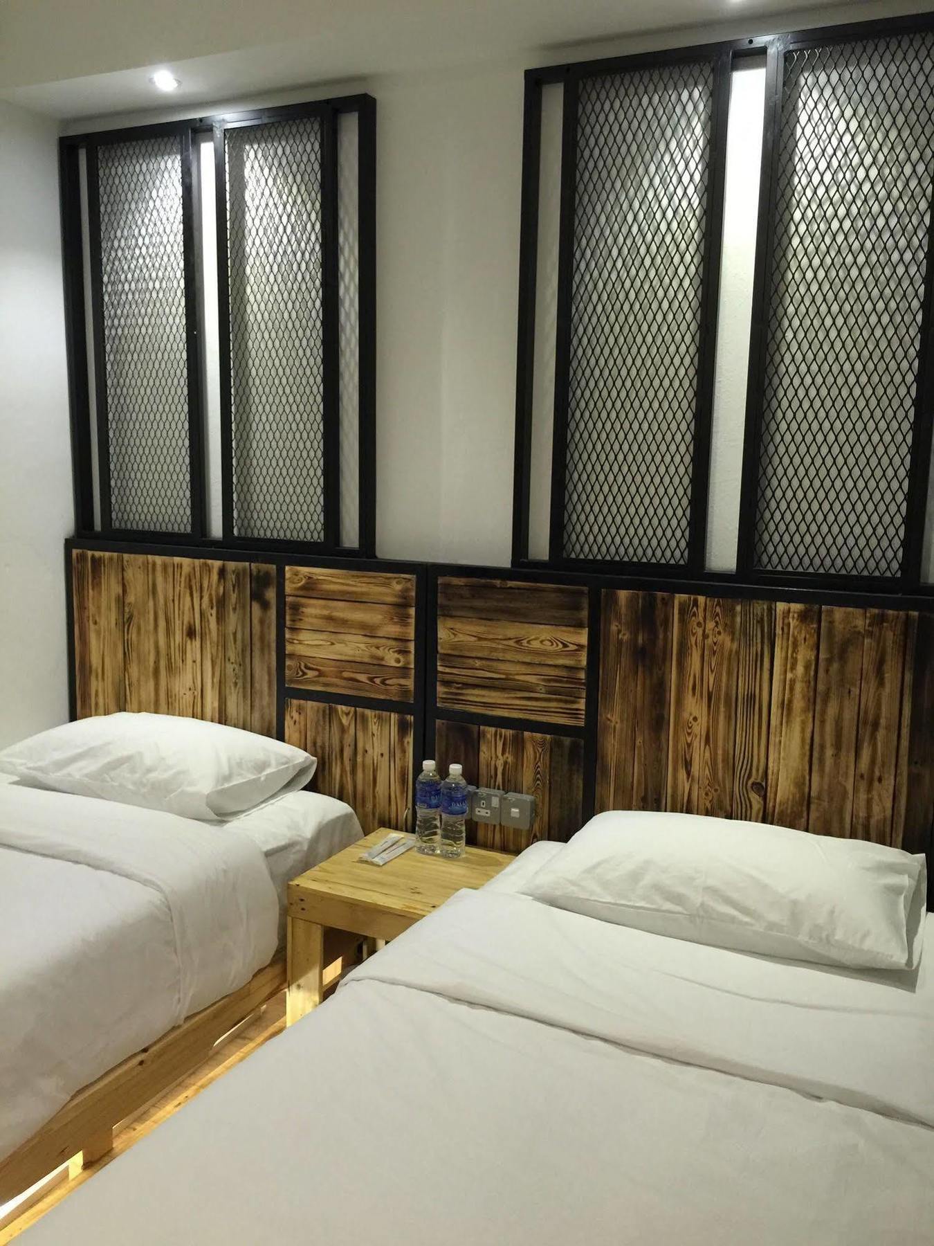 The Oikos Hotel Pontian Kecil Eksteriør billede