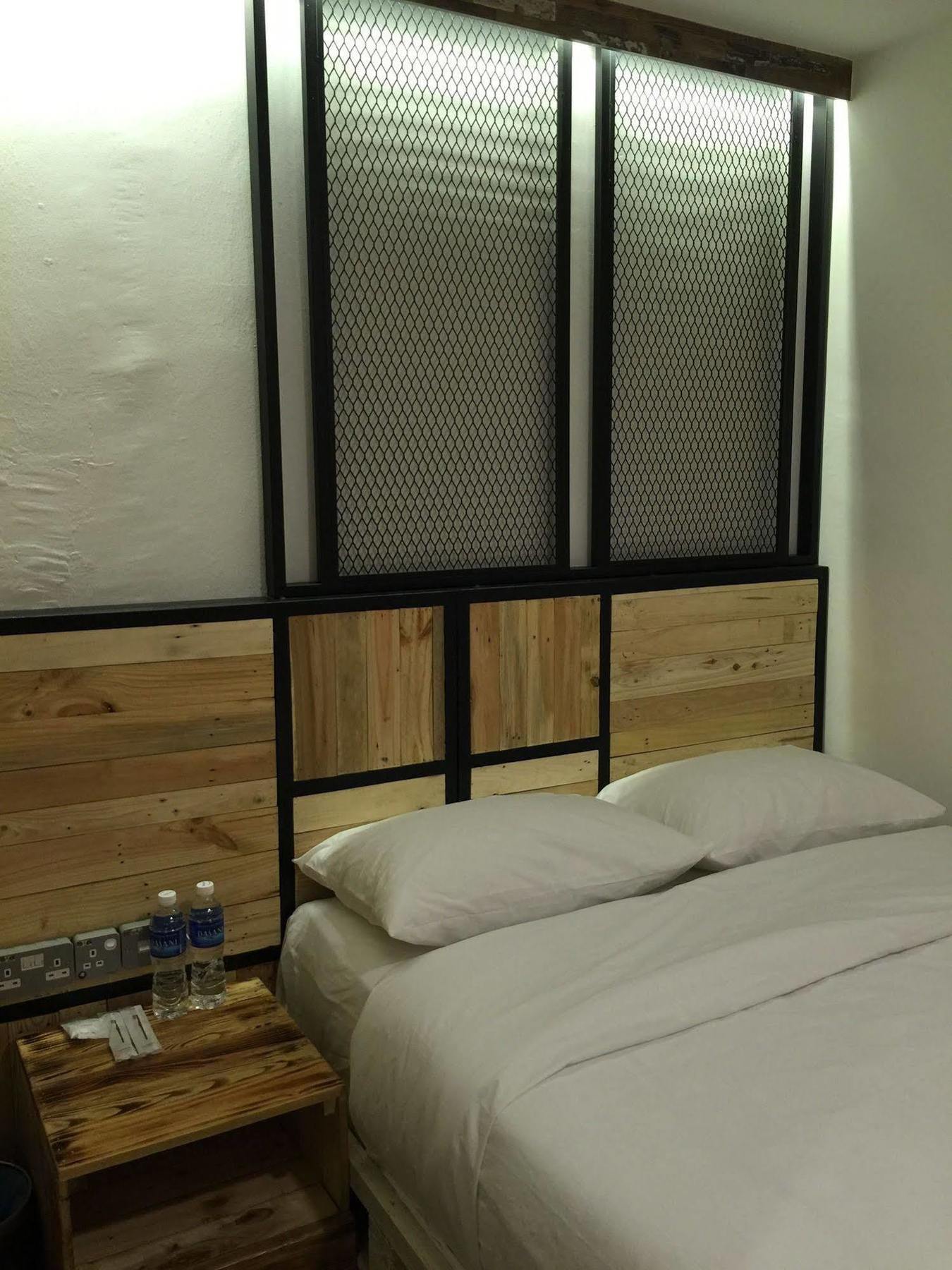The Oikos Hotel Pontian Kecil Eksteriør billede