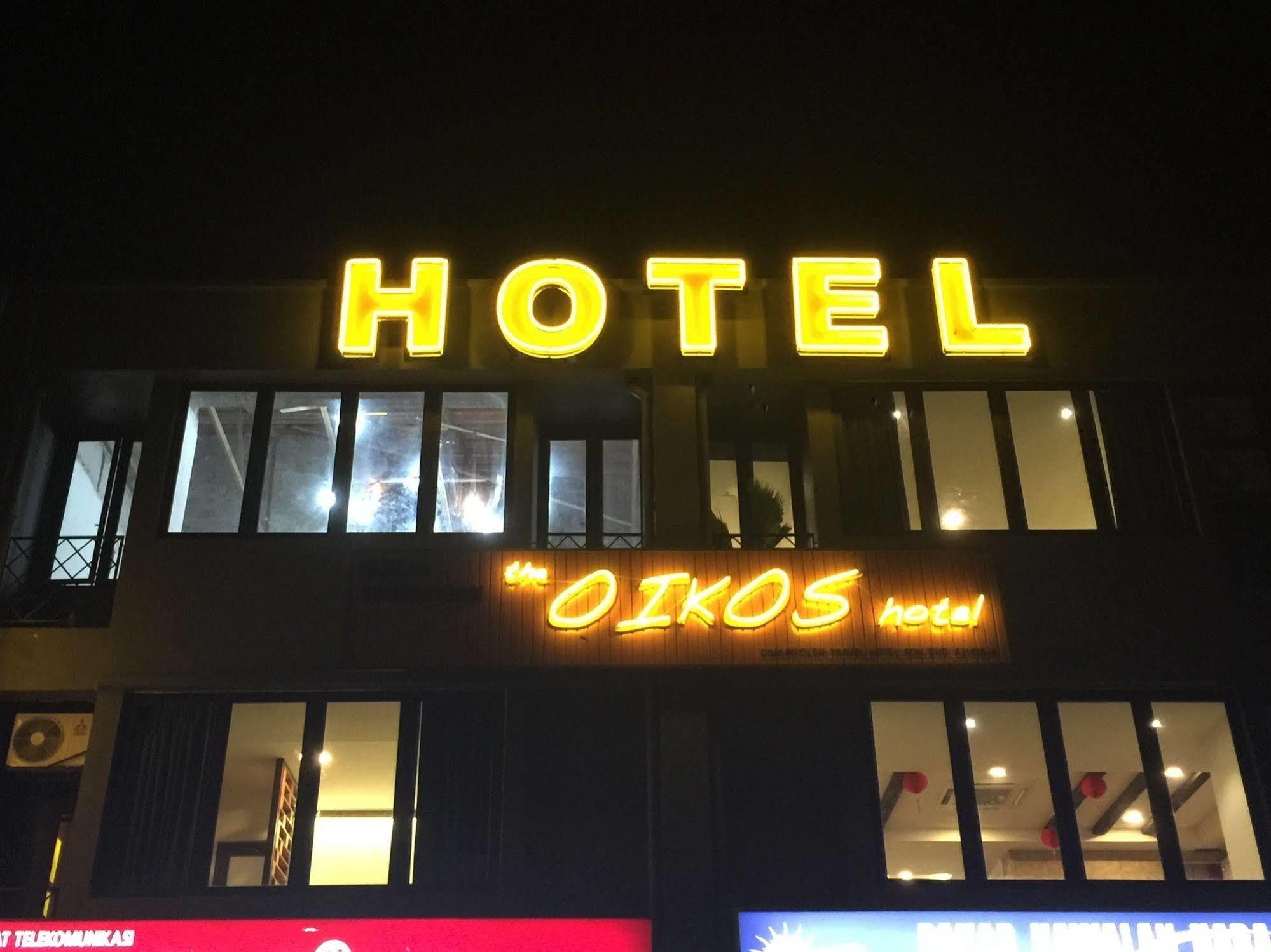The Oikos Hotel Pontian Kecil Eksteriør billede